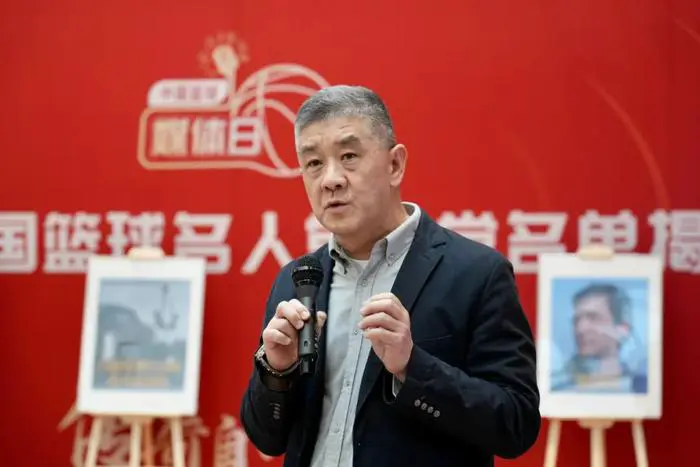 篮球双球训练要注意什么_0